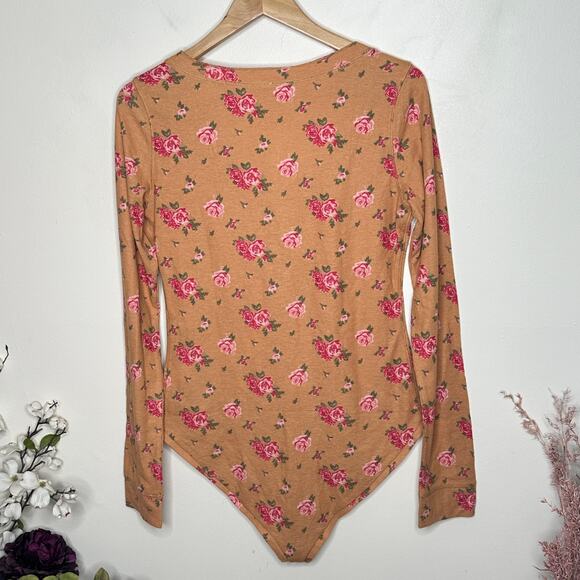 FREE PEOPLE Dylan Thermal Printed Floral Bodysuit Orange Pink Floral Sz L {3F9} - Picture 3 of 5